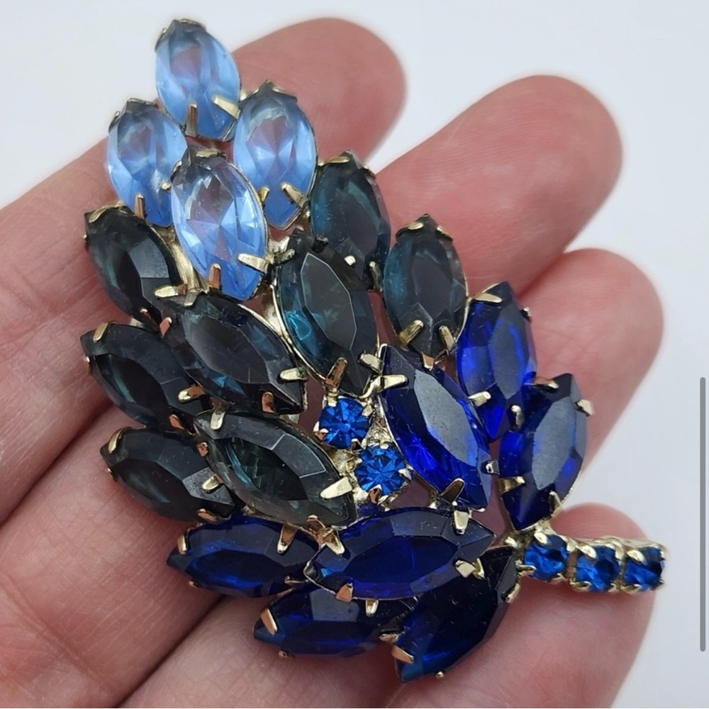 Blue Rhinestone Brooch - Picture 5 of 8